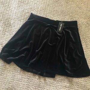 Hot Topic Medium Black Skater Skirt Velvet Womens